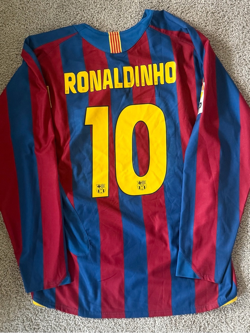 Original 2005-06 FC Barcelona Ronaldinho Home Long Sleeve Nike Jersey